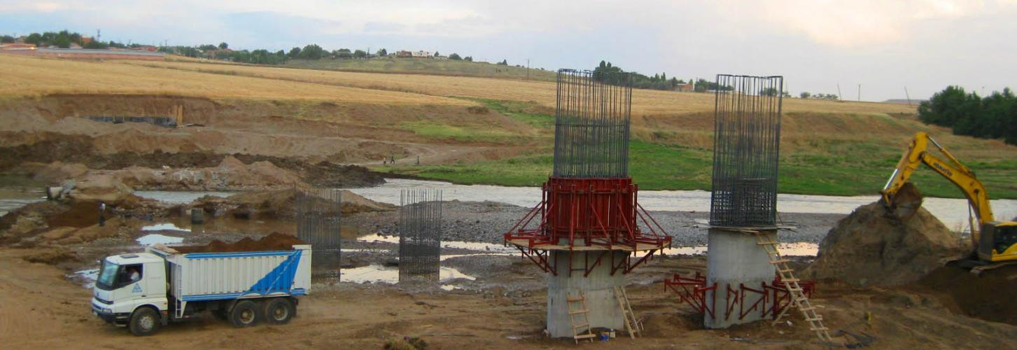 Diyarbakır Dicle Nehri Üzerinde  On Gözlü Köprüye Alternatif Yapılacak  Köprünün Projesi